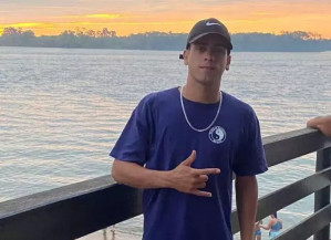 Jovem morre no hospital após cair do telhado em tentativa de pegar pipa
