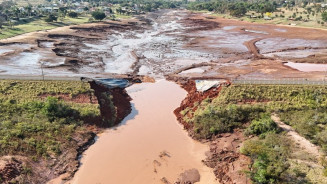 Juiz bloqueia R$ 35 milhões para reparar danos de rompimento de barragem