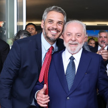 Presidente Lula pede voto para Tiago em programa de TV eleitoral