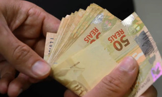 Quase 1 milhão de pessoas têm mais de R$ 1 mil para receber