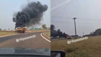 Ônibus com passageiros é destruído pelo fogo