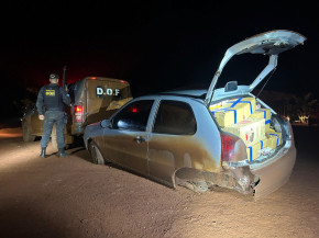 Roda de carro quebra durante fuga e motorista é preso com mercadorias contrabandeadas