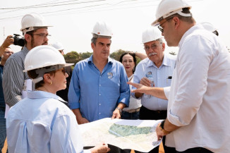 Alan Guedes homologa R$ 25 milhões de recursos para obras de asfalto