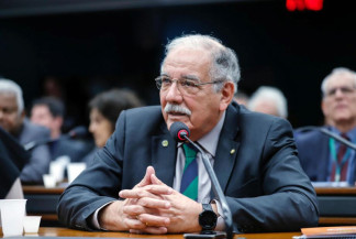 Deputado quer desengavetar projeto que extingue horário de verão