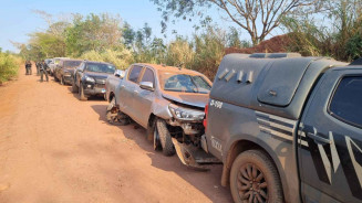 Comboio de caminhonetes com mais de 6 toneladas de drogas é interceptado na fronteira