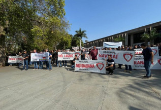 Policiais civis durante manifesto na ALEMS que pede reajuste salarial - Foto: Sinpol