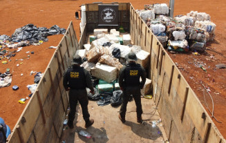 Caminhão com carga milionária de maconha é apreendido pelo DOF na fronteira