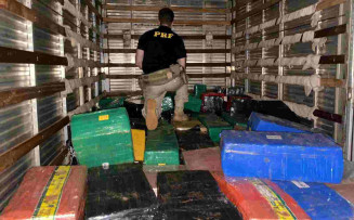 Caminhão foi apreendido com 6,2 toneladas de maconha - Foto: PRF