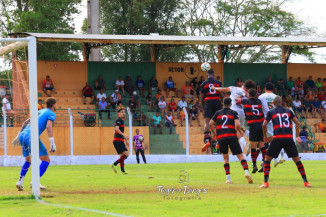 Na disputa pela liderança, Naviraiense e Águia Negra empataram no Estádio Virotão (Foto: @rogérioborgesfotografia)
