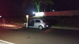 Carro que Aldo dirigia estava carregado de cigarros contrabandeados (Foto: Leandro Holsbach/Alerta Dourados)