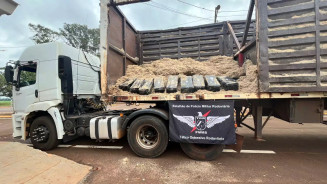 Motorista é preso com 2 toneladas de drogas em bagaço de cana