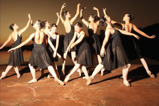 Studio Blanche Torres realiza formatura de nove bailarinas