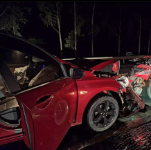 Casal é arremessado por 50 metros e morre após ter moto atingida na traseira