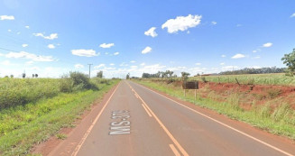 Mulher morre e dois ficam feridos em capotamento de carro em na MS-379, em Laguna Carapã / Street View