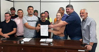 o centro, a futura Mesa Diretora da Câmara de Dourados: Marcio Pudim, Inspetor Cabral, Liandra Brambilla e Rogério Yuri - Foto: assessoria