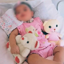 Menina tinha 8 meses quando tudo aconteceu e completou 1 ano dia 25 de dezembro (Foto: Facebook)
