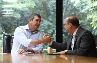 Após férias, Riedel reassume Governo do Estado