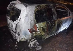 Carro foi destruído pelas chamas - Foto: ABC Color
