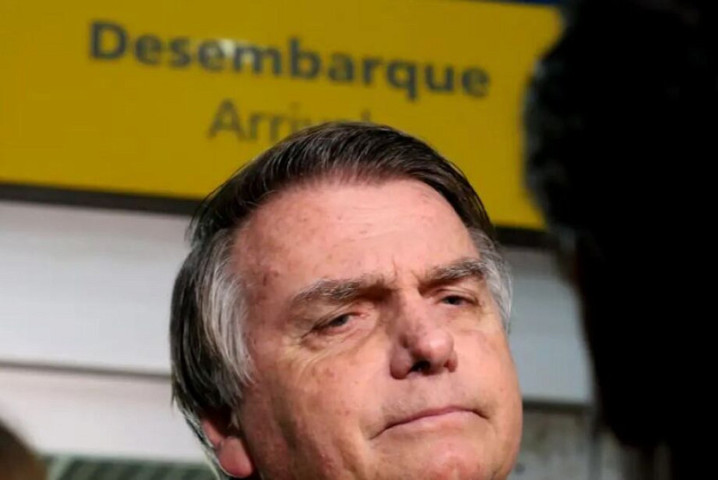 Citando possível fuga, Moraes nega devolver passaporte de Bolsonaro - TÂNIA RÊGO/AGÊNCIA BRASIL