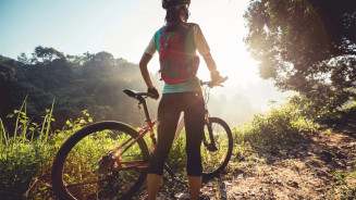 Mulher é resgatada após se perder em mata durante passeio de bicicleta