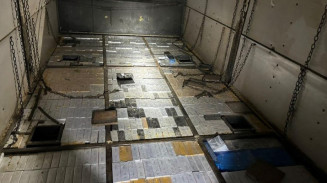 Polícia apreende carga milionária de celulares e notebooks em fundo falso de carreta
