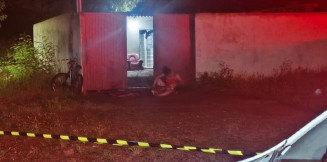 Homem morre com golpe de faca após confusão em bar