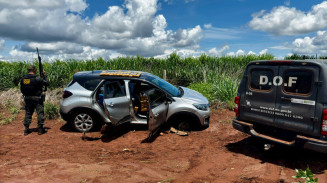 DOF apreende carro roubado com mais de 1,1 tonelada de maconha