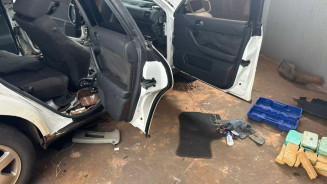 Droga foi encontrada em compartimento falso de Audi A3
