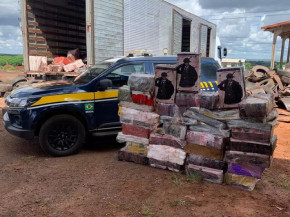 Motorista é preso com 5,6 toneladas de maconha na fronteira