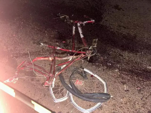 Bicicleta da vítima ficou destruída - Foto: Alvorada Informa