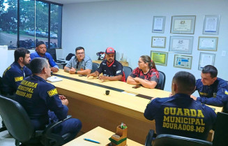 Guarda reúne representante dos motoboys para alertar sobre segurança no trânsito