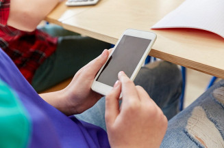 Governo de MS publica resolução proíbe uso de celulares nas escolas estaduais