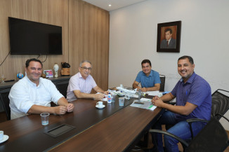 O vereador Márcio Pudim reunido com o prefeito Marçal Filho, com o secretário de Governo, João Alcântara e com o chefe de Gabinete, Juarez de Oliveira