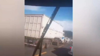 Caminhoneiro perde freios e atropela boiada na MS-320