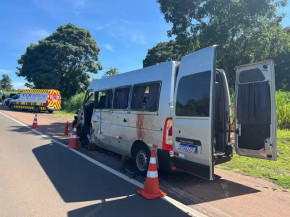 Van com pacientes de Dourados se envolveu em acidente na região norte de MS - Foto: Sidney Assis, de Rio Verde de MT
