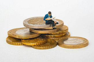 Como começar a investir dinheiro para a independência financeira