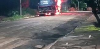 Caminhão de suspeito de feminicídio  é incendiado