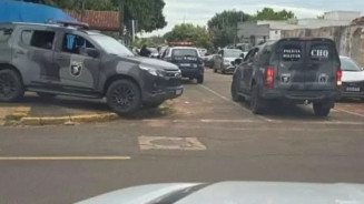Armado com faca, homem invade escola na Capital durante fuga