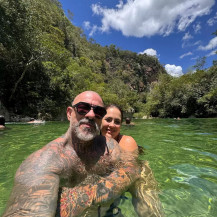 Em uma de suas postagens, ele resumiu sua admiração pelo destino: “Bonito é lindo! Foda demais.”