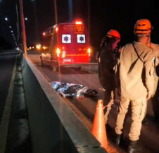 Adolescente tentava cruzar a pista quando foi atropelado - Foto: Sidnei Bronka/reprodução