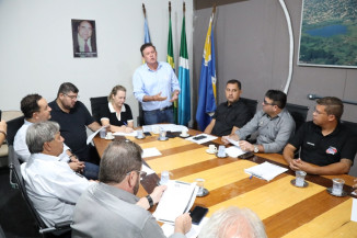Eduardo Rocha convidou vereadores para agendas nesta sexta-feira com o governador Eduardo Riedel (Foto: Valdenir Rodrigues/CMD)