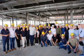Autoridades e equipe da Sicredi Centro-Sul MS/BA acompanham andamento da obra do Hospital de Amor