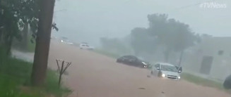 Temporal em Campo Grande alaga casas e deixa carros submersos