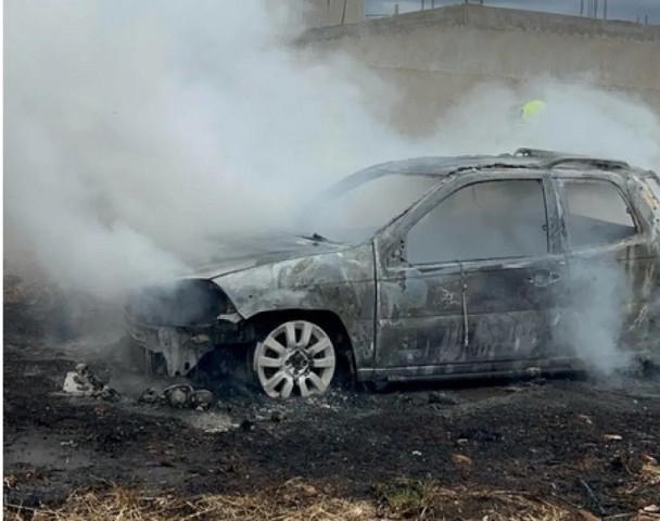 Carro pode ter sido usado por pistoleiros (Foto: reprodução, redes sociais)