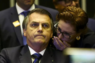 Ex-presidente Jair Bolsonaro e deputada Carla Zambelli durante sessão solene em homenagem ao ator Carlos Alberto de Nóbrega, na Câmara dos Deputados - Foto: Marcelo Camargo/Agência Brasil
