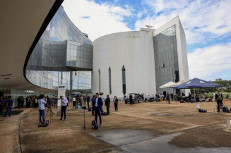 STF retoma julgamento de denúncia de golpe contra Bolsonaro, acompanhe