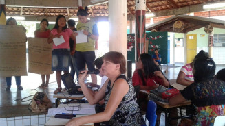 Professora com 40 anos de atuação na educação indígena vai receber o Prêmio Marta Guarani