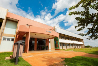 Com salário de R$ 4,9 mil, UFGD abre processo seletivo para contratação  em Libras