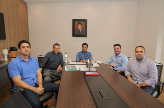 Executivos do Coco Bambu anunciam restaurante em Dourados