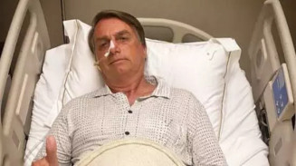 Médicos afirmam que Bolsonaro não tem previsão de alta